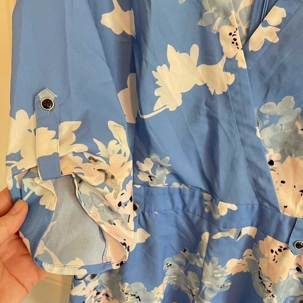 Yumi Kim blue floral spring romper size small - Picture 4 of 9